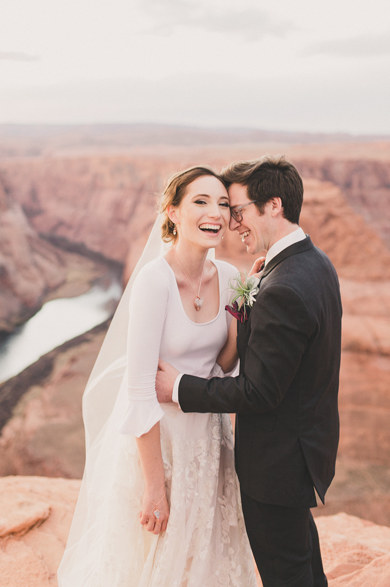 elopement giveaway in Las Vegas photographed by Taylor Made Photography