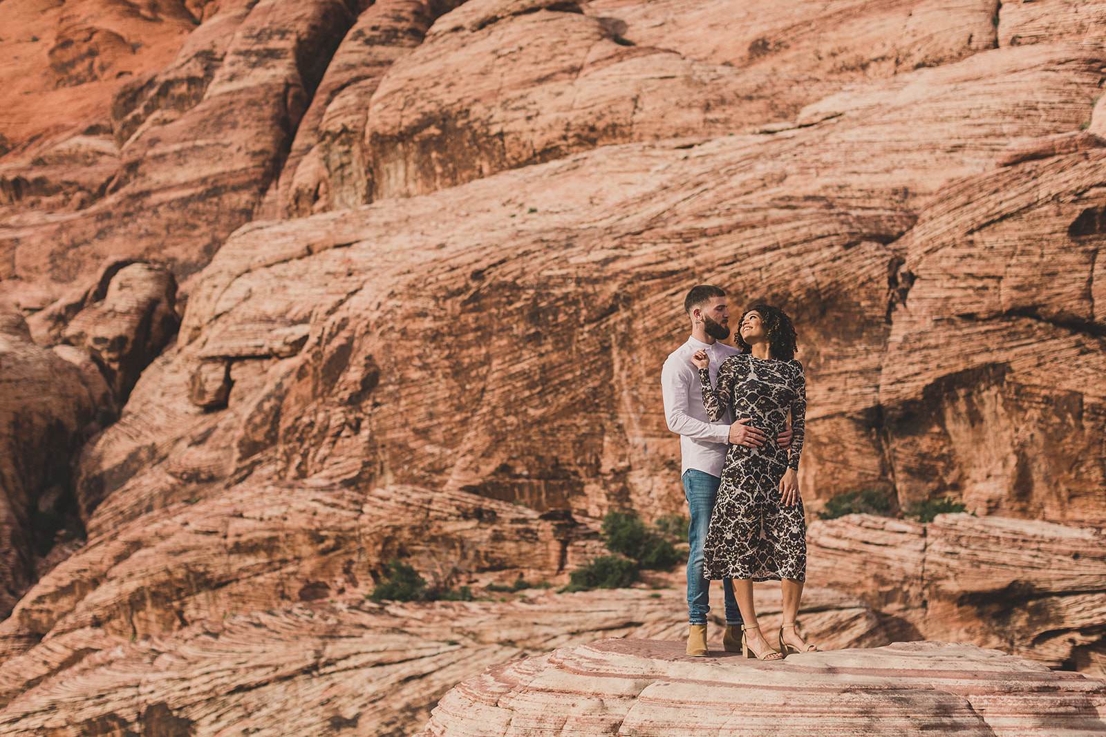 Taylor Made Photography captures bride and groom-to-be in Las Vegas